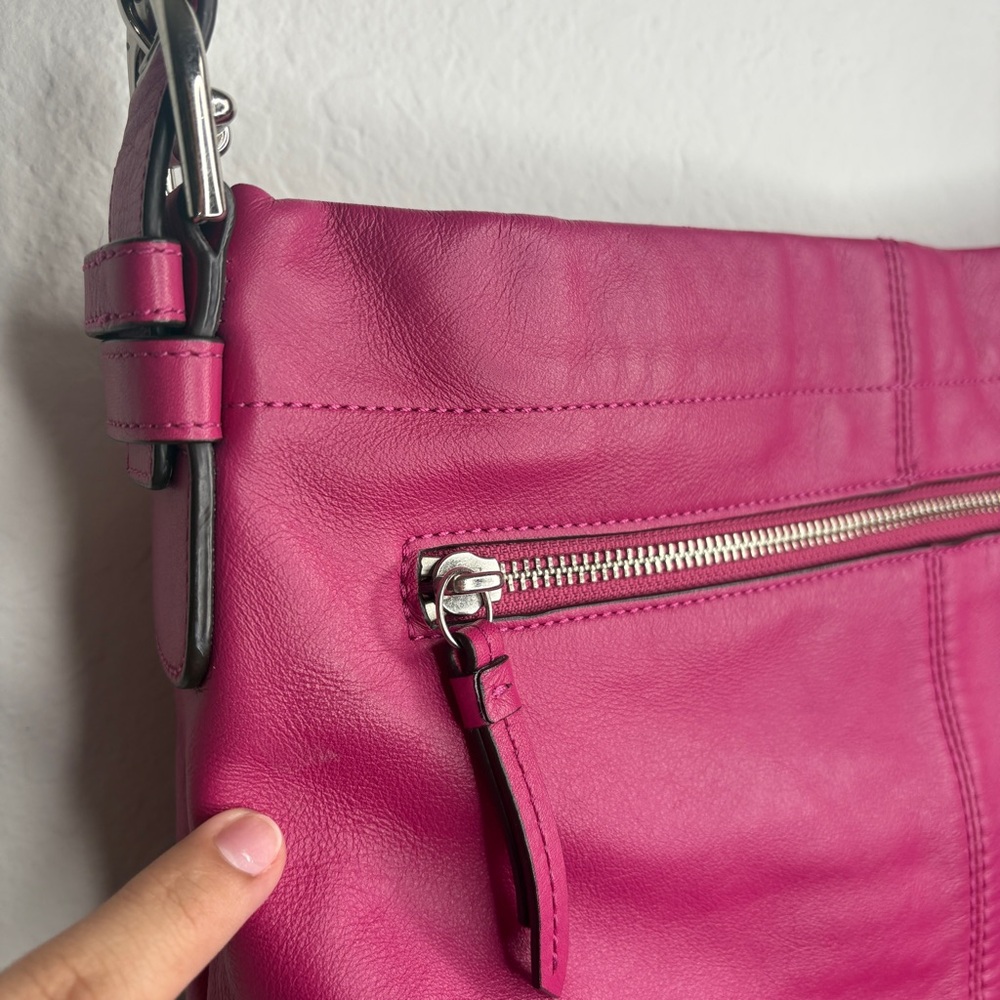 Coach Purse Crossbody F15064 Magenta Pink Leather Slouchy Zipper Bag - Picture 6 of 14